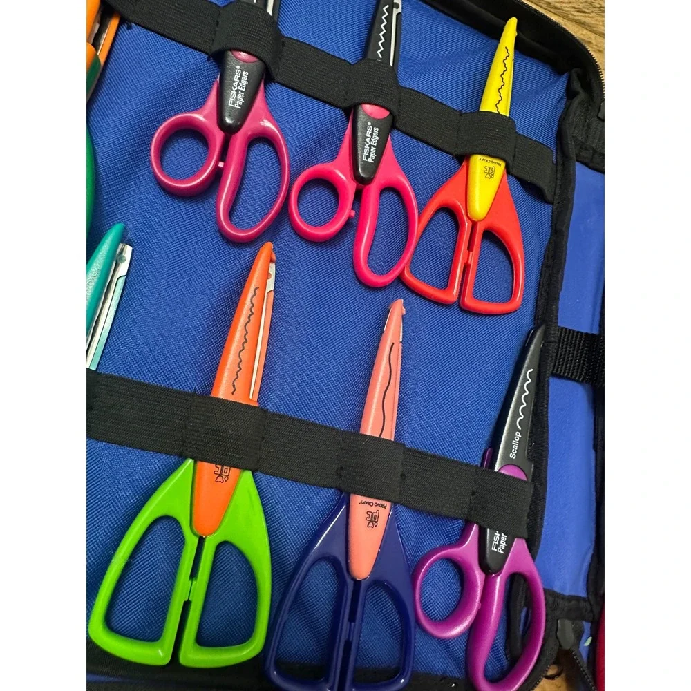 Fiskars & Provo Craft Decorative Edge Scissors Set 18 Pairs with Zippered Case